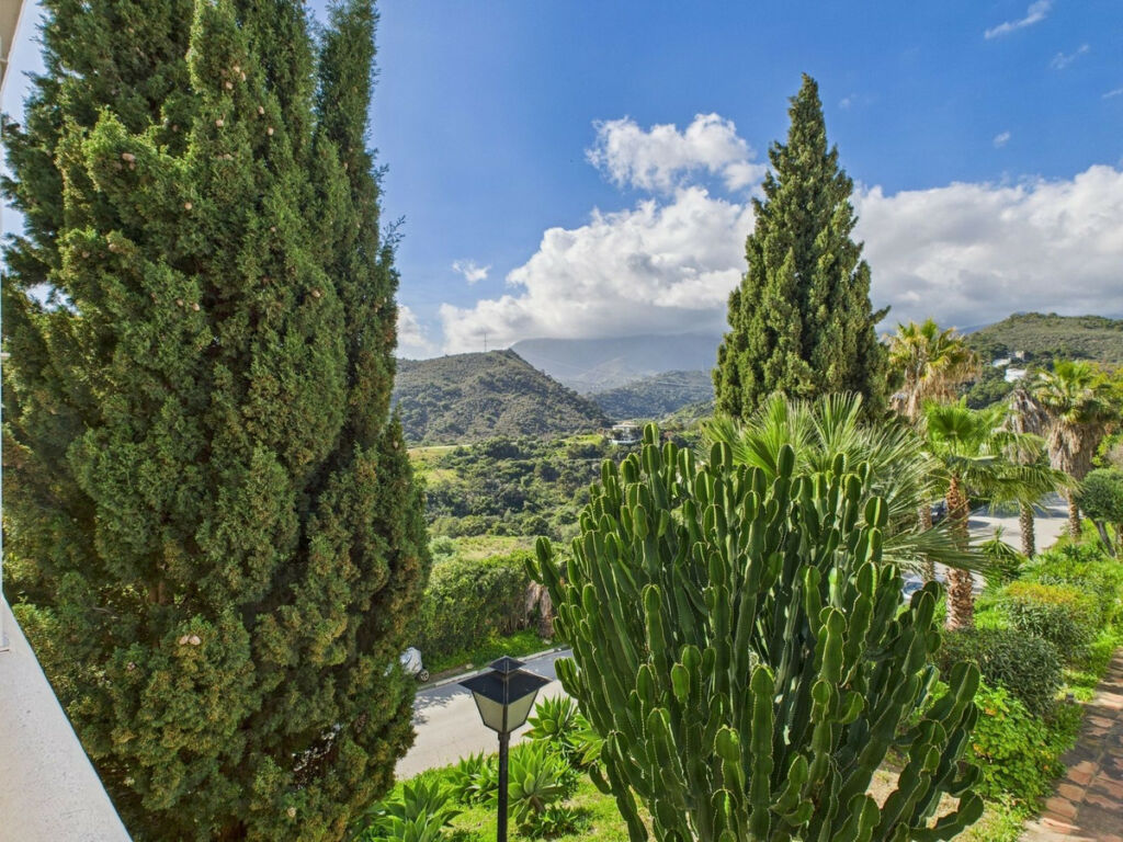 Middle Floor Apartment Estepona Málaga - image 15