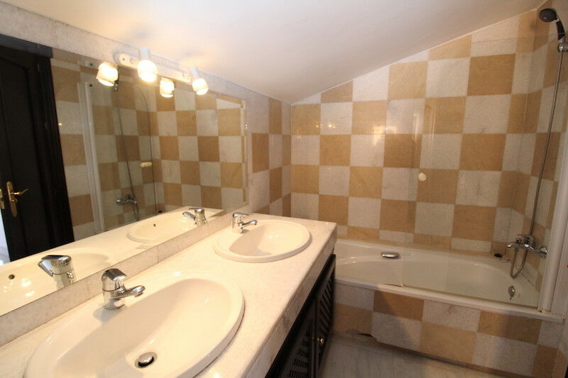 Semi-Detached House The Golden Mile Málaga - image 15