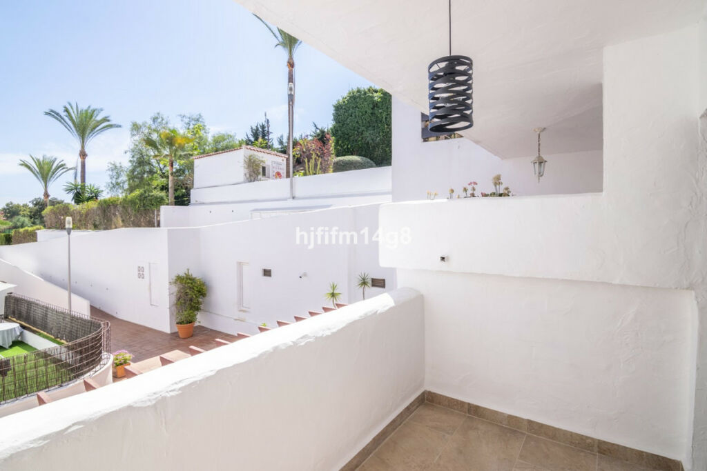 Middle Floor Apartment Nueva Andalucía Málaga - image 15
