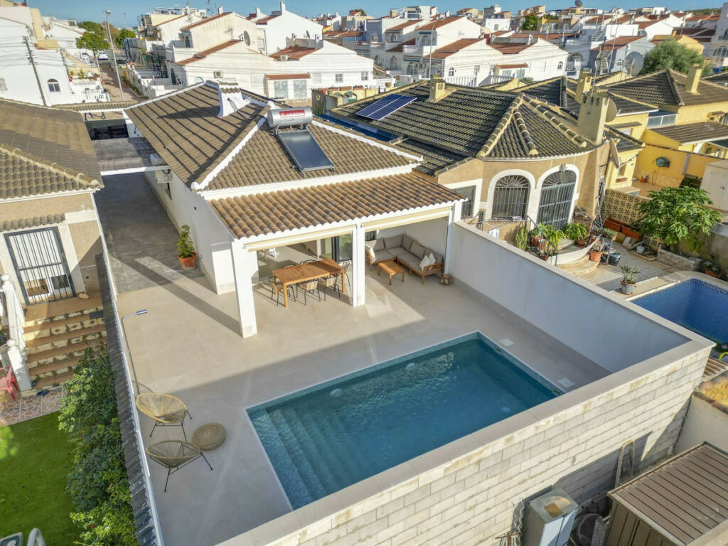 Detached Villa Torrevieja Alicante - image 14