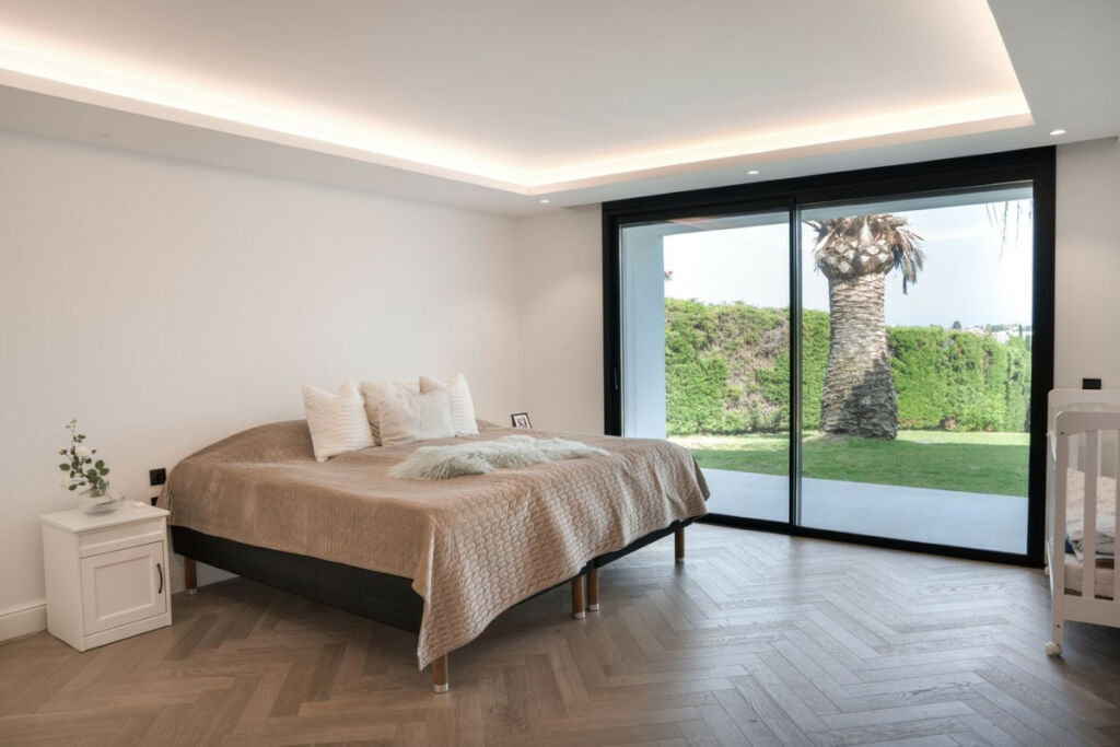 Detached Villa Nueva Andalucía Málaga - image 15