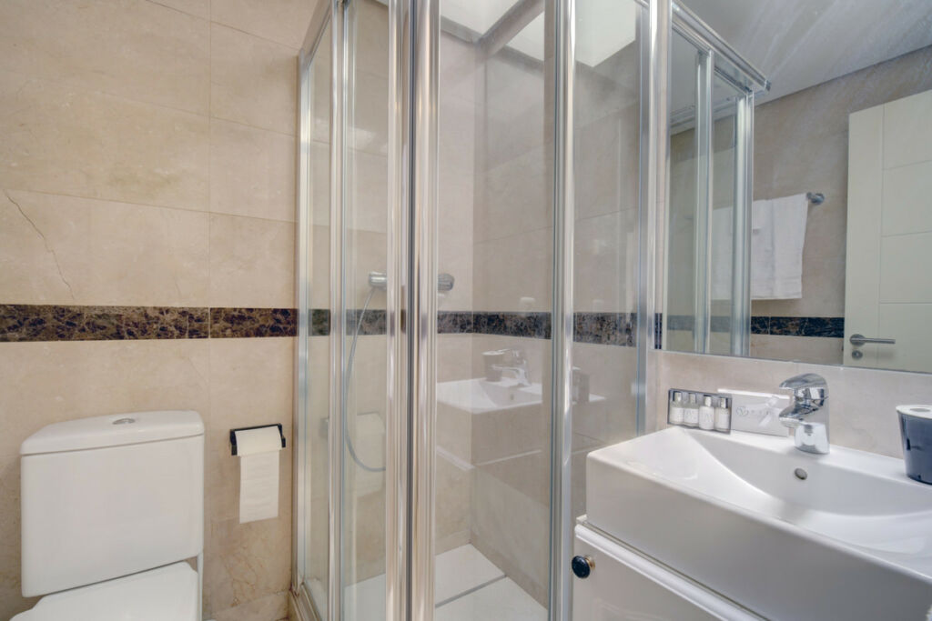Ground Floor Apartment Estepona Málaga - image 15