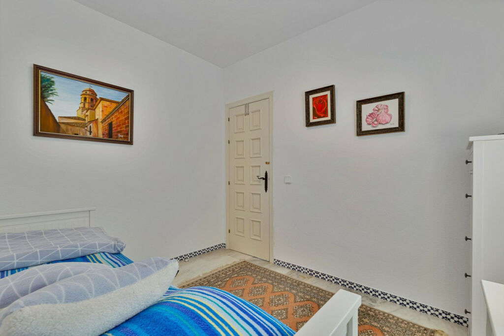 Middle Floor Apartment Fuengirola Málaga - image 15