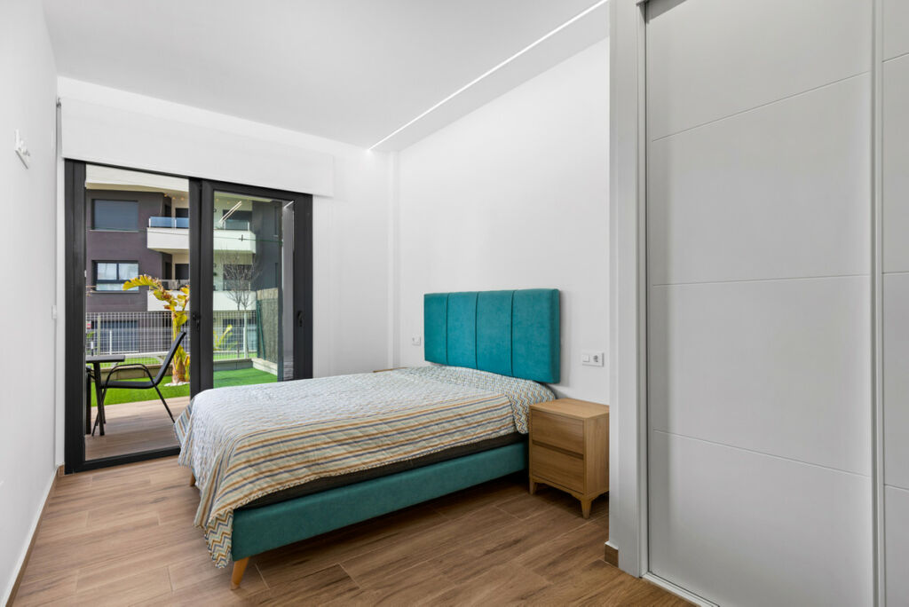 Ground Floor Apartment Villamartin Alicante - image 15