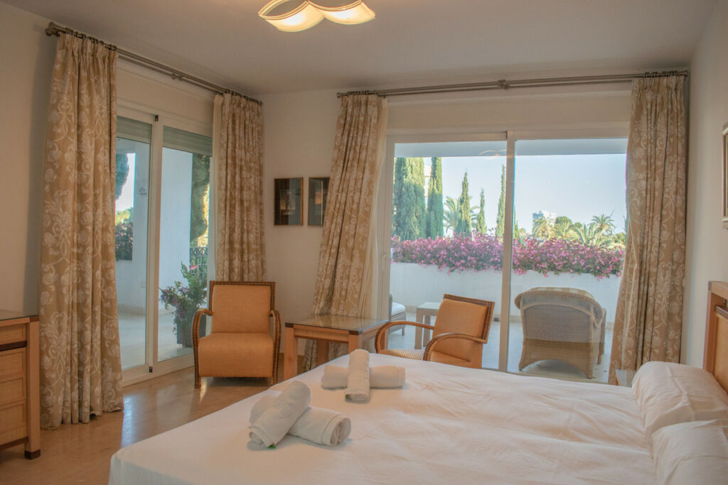 Ground Floor Apartment Río Real Málaga - image 15