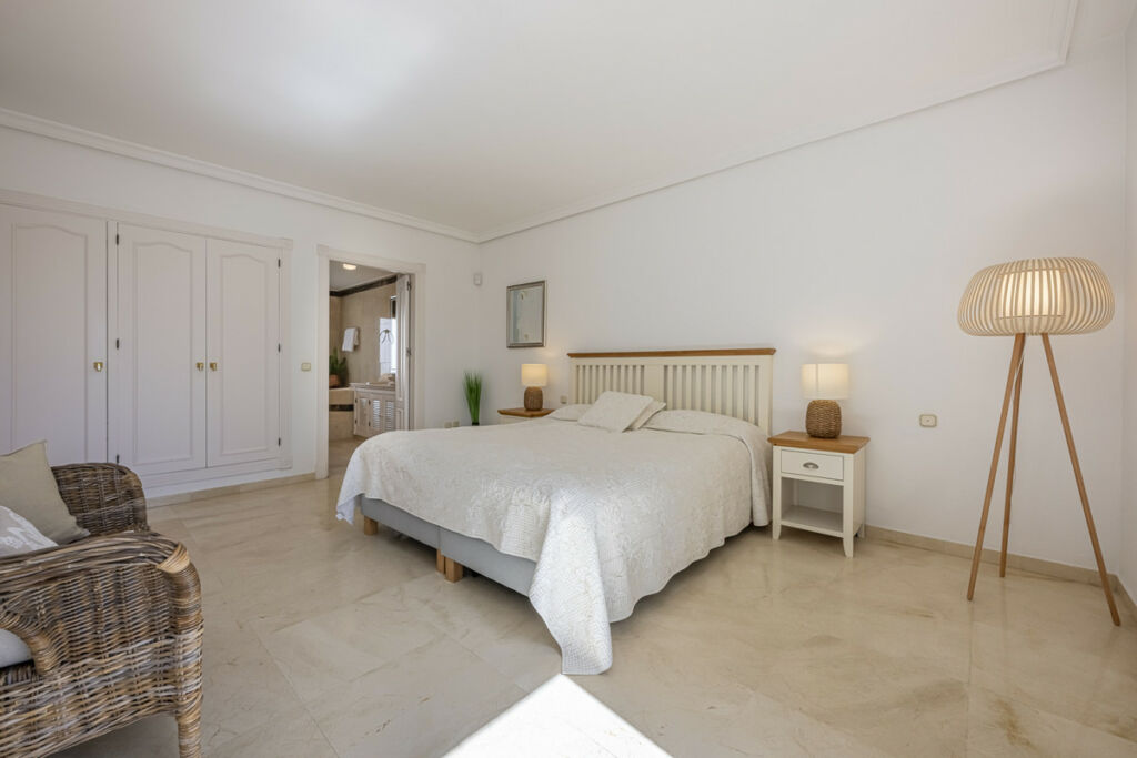Penthouse Duplex Estepona Málaga - image 16