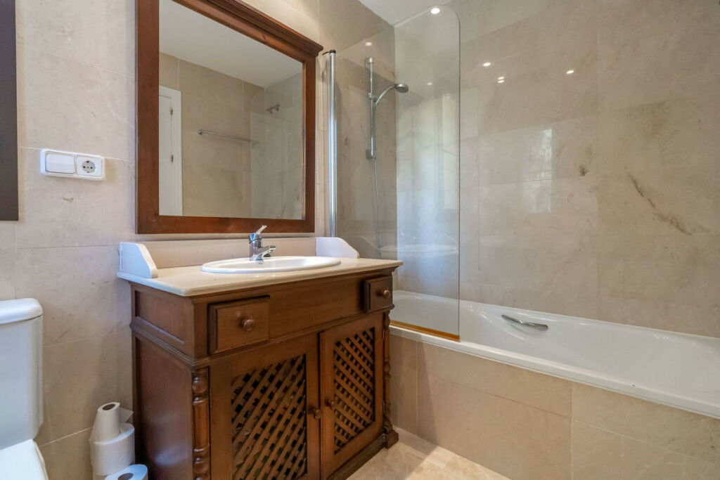 Middle Floor Apartment Los Arqueros Málaga - image 16