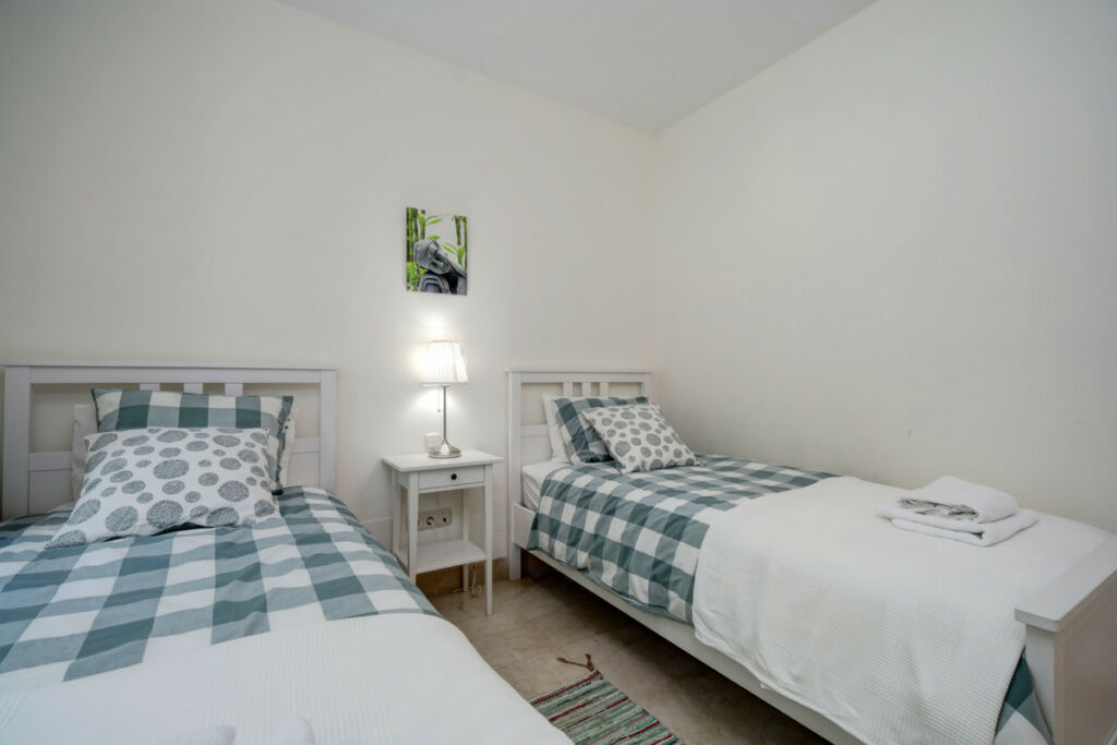 Ground Floor Apartment Estepona Málaga - image 16