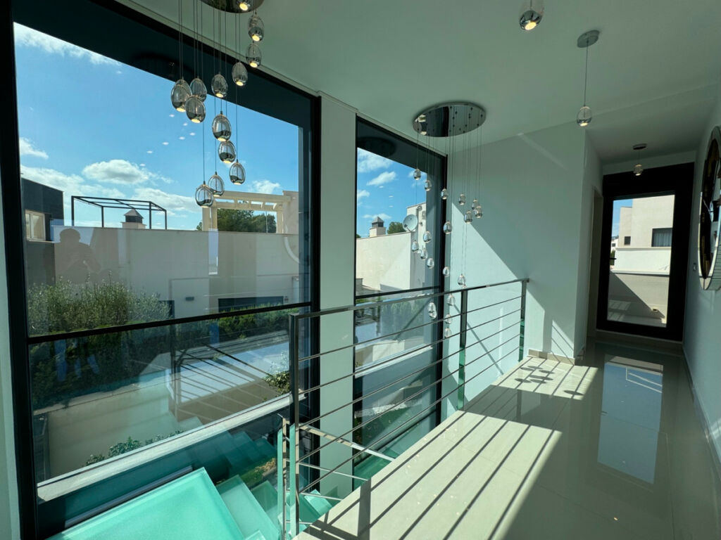Detached Villa San Miguel de Salinas Alicante - image 16