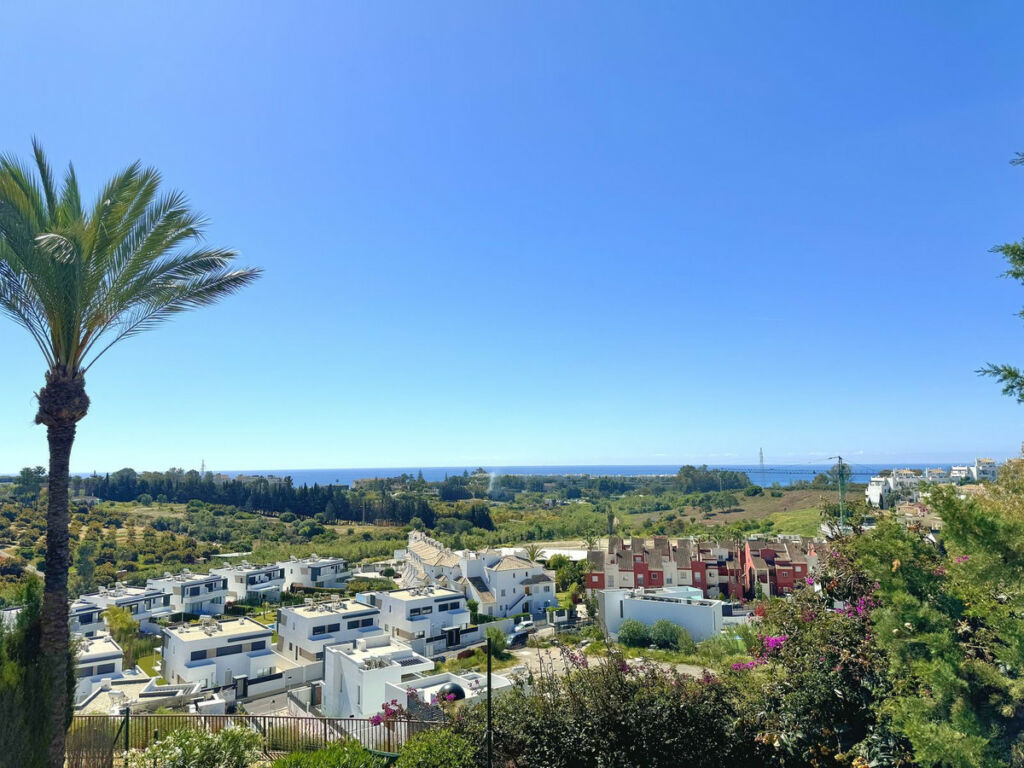 Middle Floor Apartment Selwo Málaga - image 16