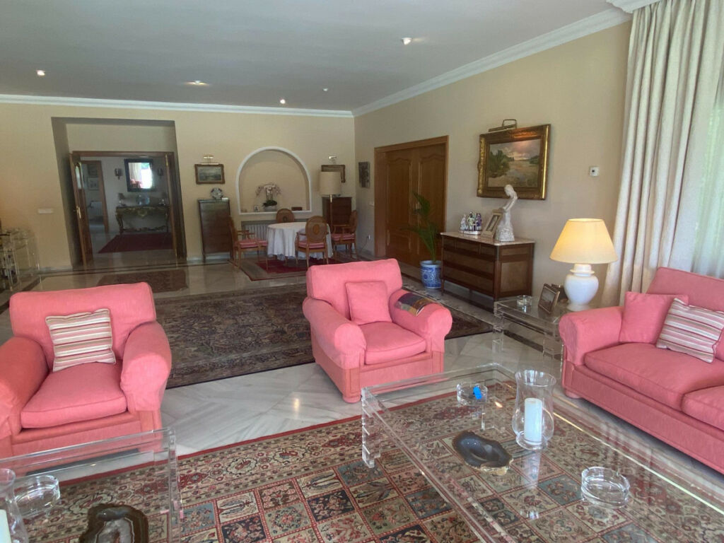 Detached Villa Guadalmina Baja Málaga - image 16