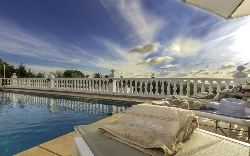 Detached Villa Sierrezuela Málaga - image 16