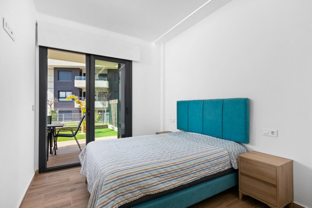 Ground Floor Apartment Villamartin Alicante - image 16