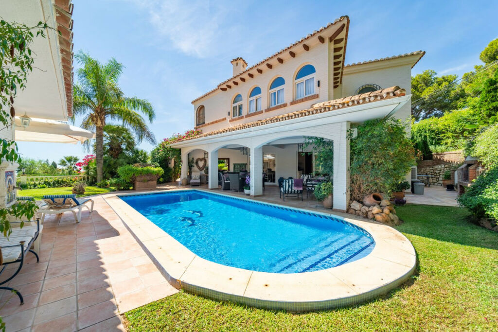 Detached Villa Benalmadena Málaga - image 16