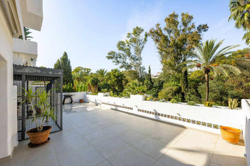 Middle Floor Apartment Marbella Málaga - image 15