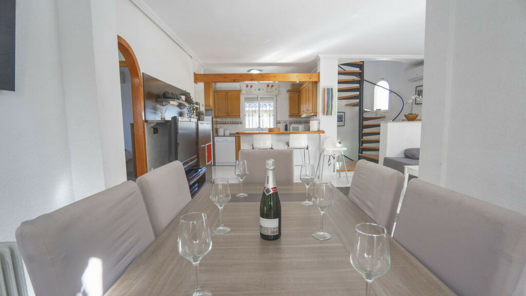 Detached Villa Villamartin Alicante - image 16