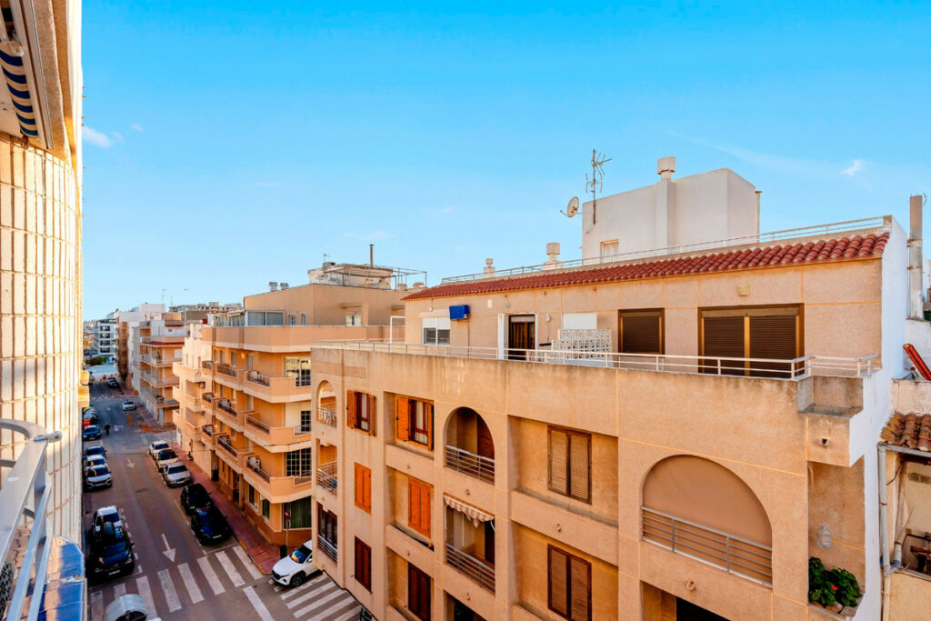 Middle Floor Apartment La Mata Alicante - image 16