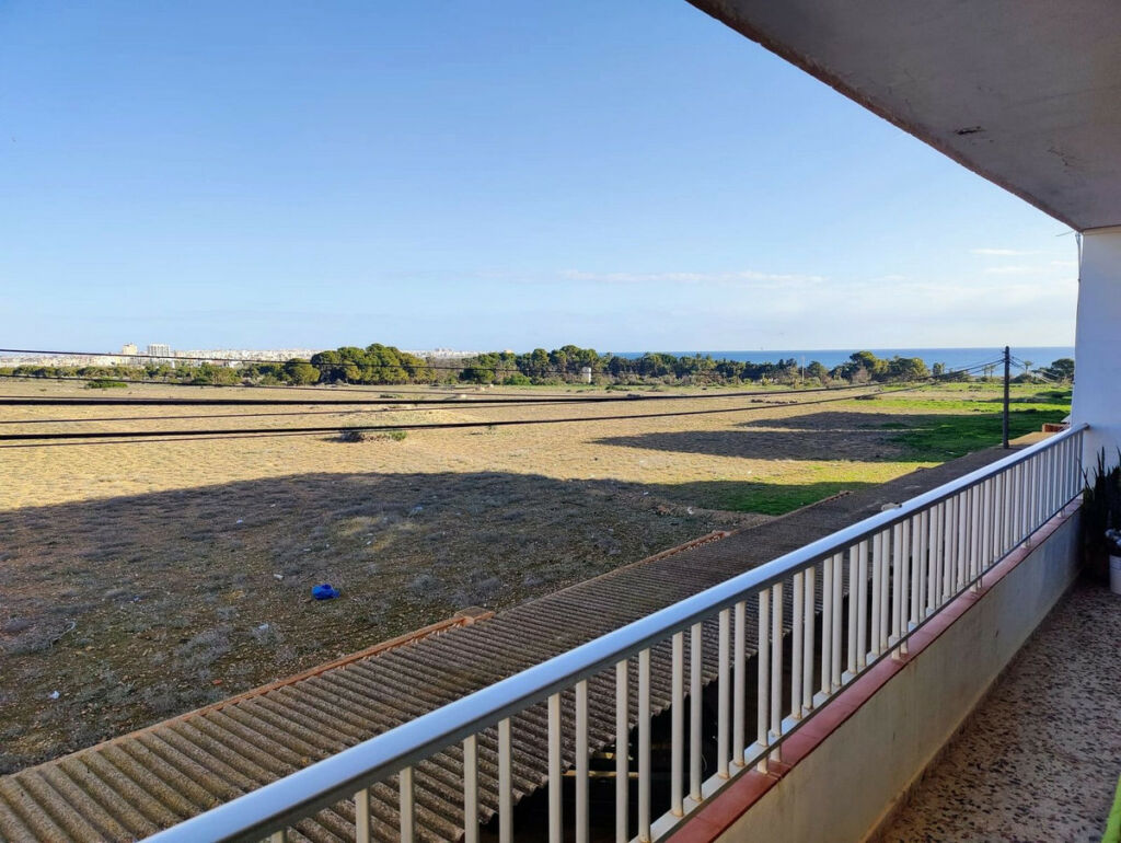Middle Floor Apartment Punta Prima Alicante