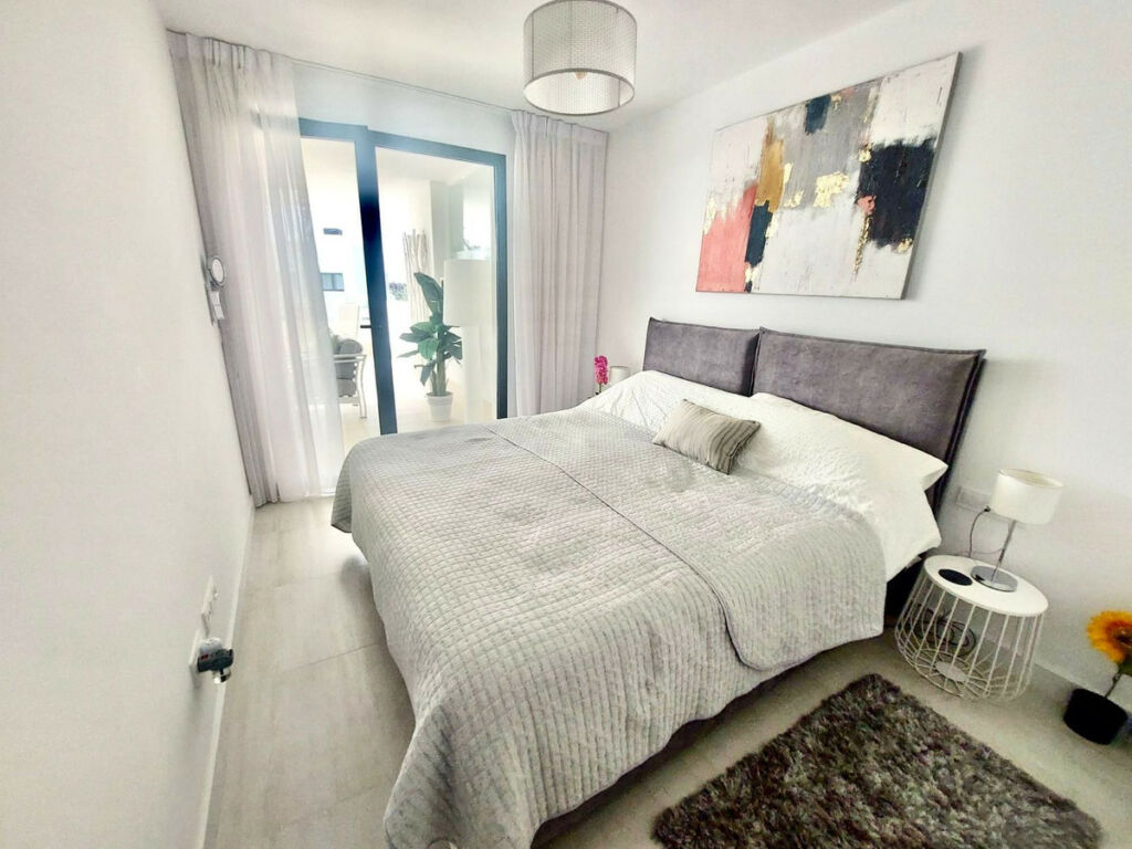 Middle Floor Apartment Estepona Málaga - image 16