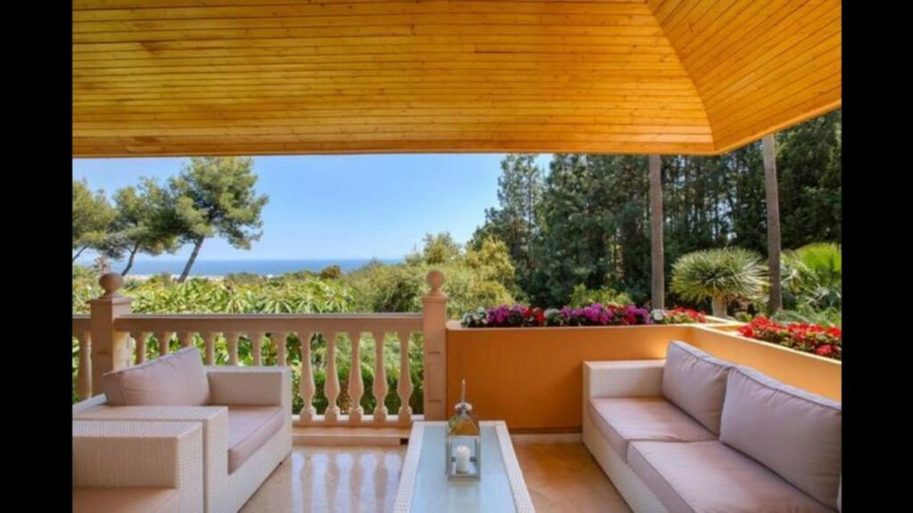 Detached Villa The Golden Mile Málaga - image 16