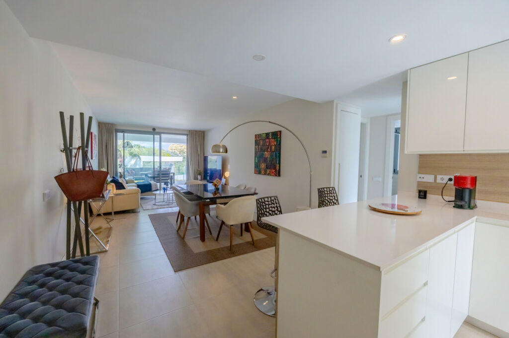 Middle Floor Apartment Estepona Málaga - image 15