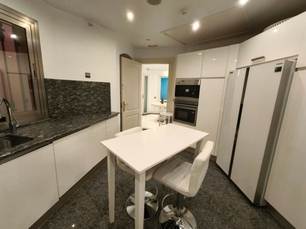 Ground Floor Apartment Puerto Banús Málaga - image 17