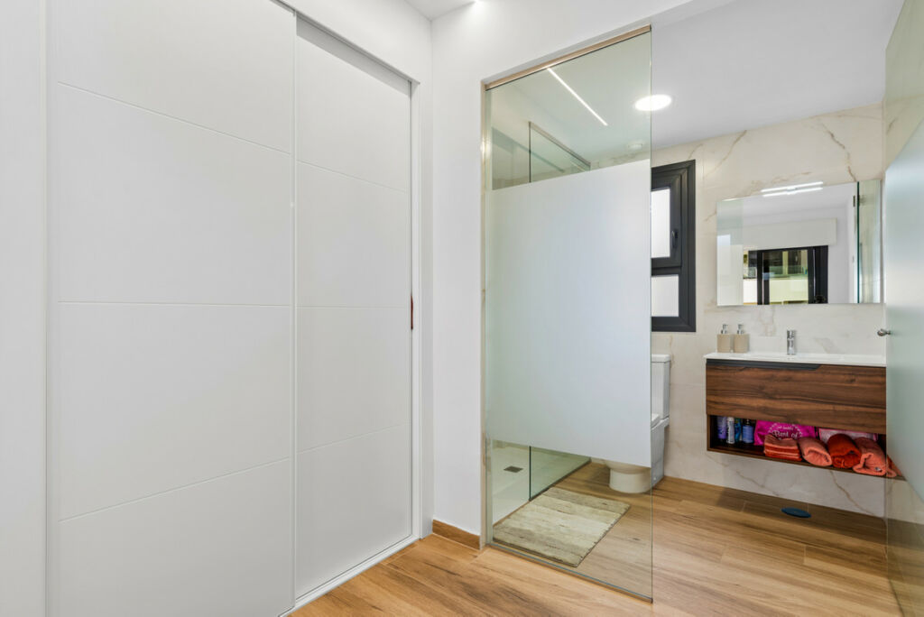 Ground Floor Apartment Villamartin Alicante - image 17