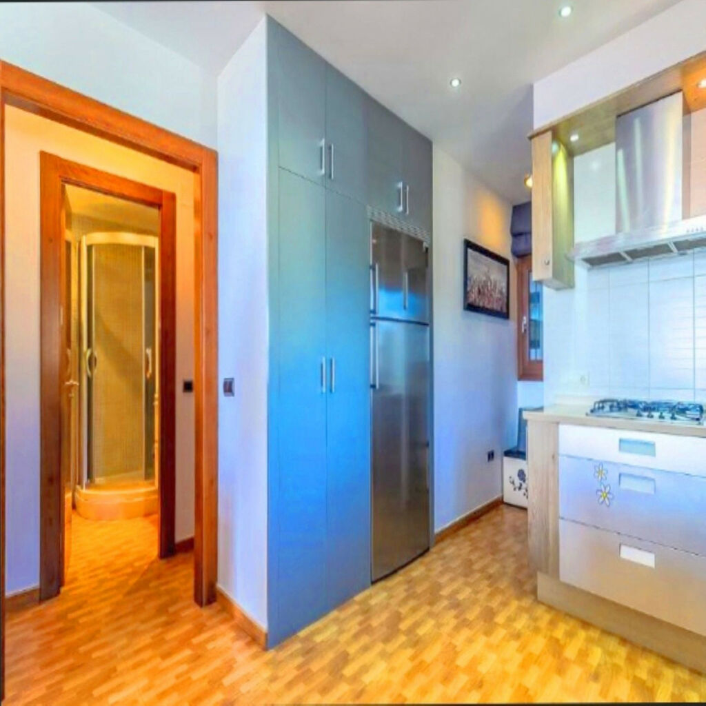 Middle Floor Apartment Estepona Málaga - image 17