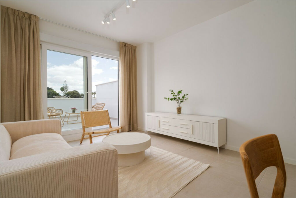 Middle Floor Apartment Estepona Málaga - image 17