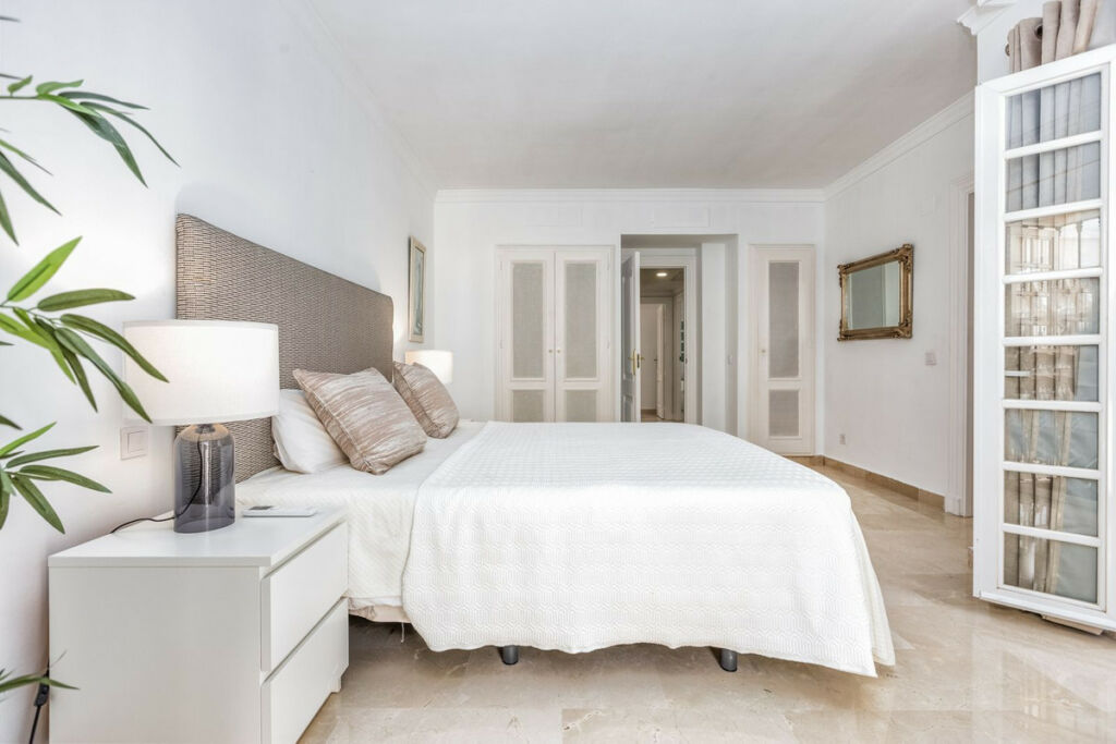 Townhouse Aloha Málaga - image 17