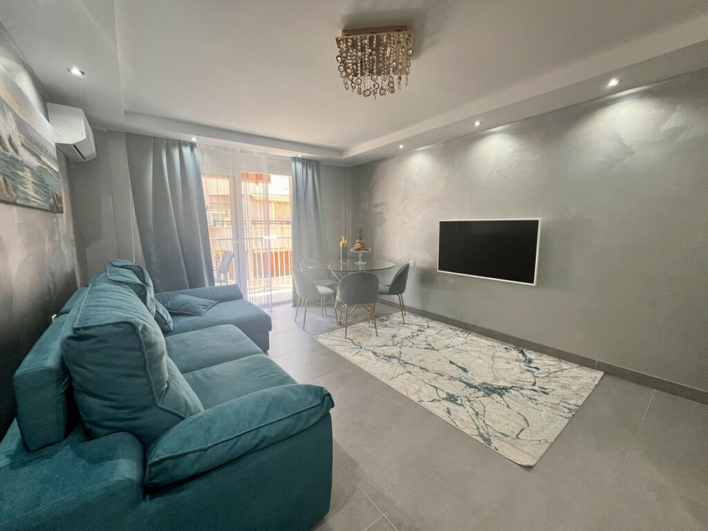 Middle Floor Apartment Torrevieja Alicante - image 17