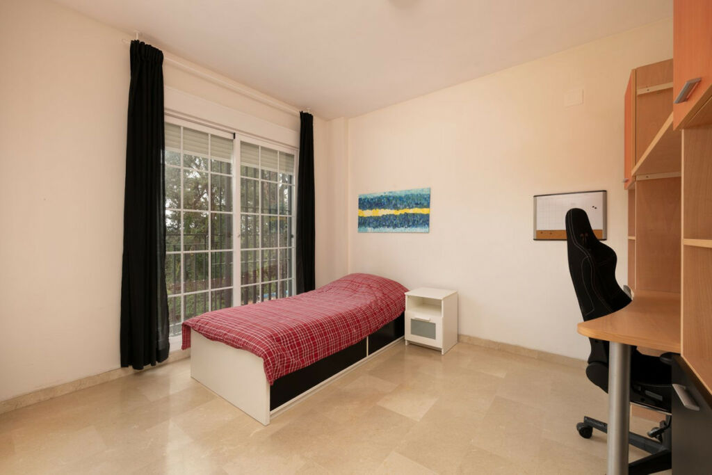 Detached Villa Elviria Málaga - image 20