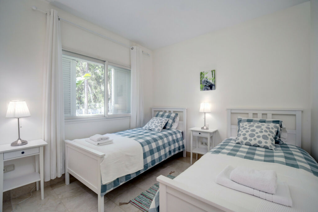 Ground Floor Apartment Estepona Málaga - image 17