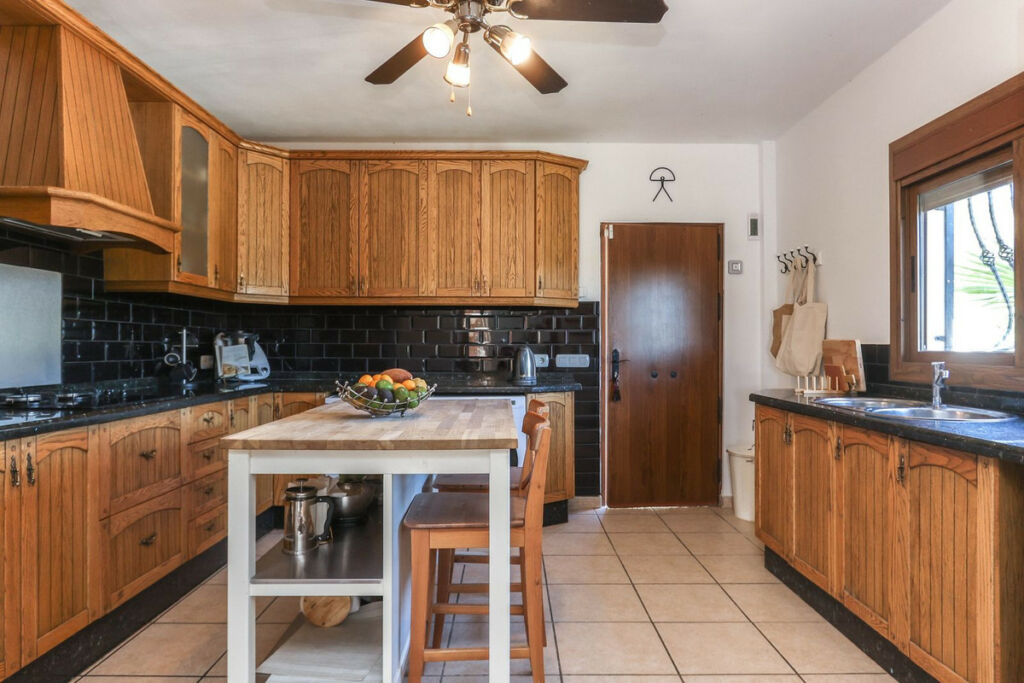 Detached Villa Alozaina Málaga - image 18