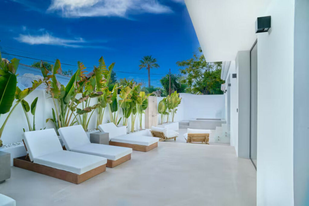 Detached Villa Cortijo Blanco Málaga - image 17