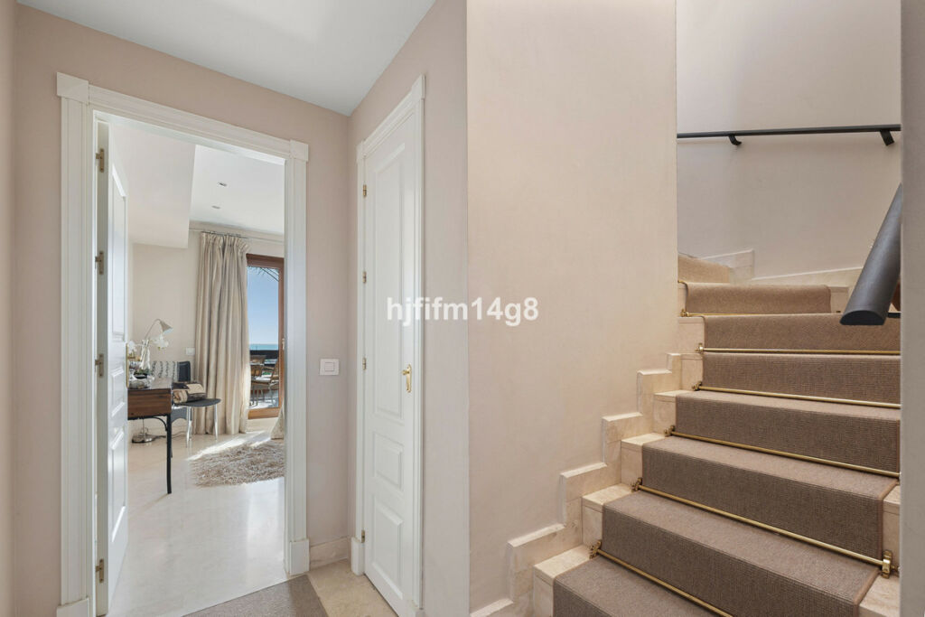 Penthouse Duplex Estepona Málaga - image 18