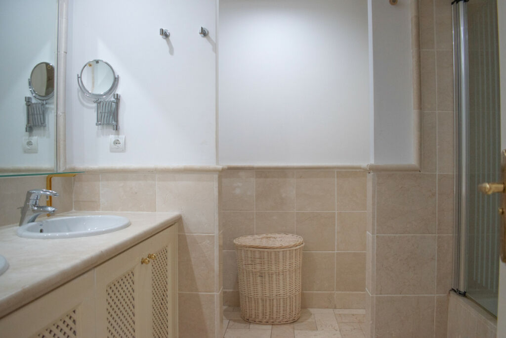Ground Floor Apartment Río Real Málaga - image 17