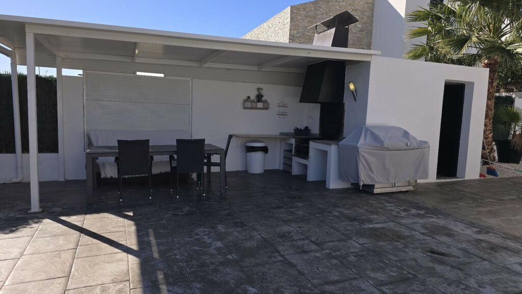 Detached Villa Polop Alicante - image 17