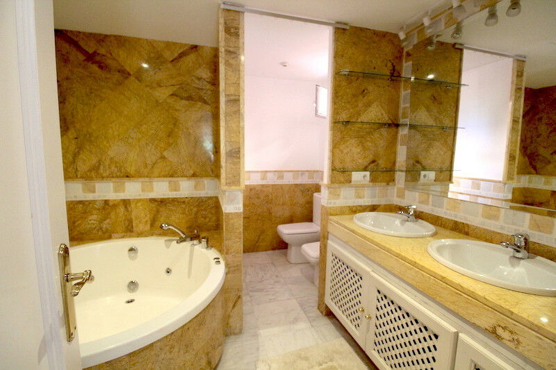 Semi-Detached House The Golden Mile Málaga - image 17