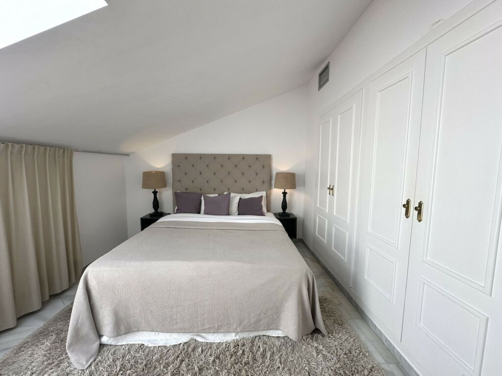Penthouse Duplex Nueva Andalucía Málaga - image 17