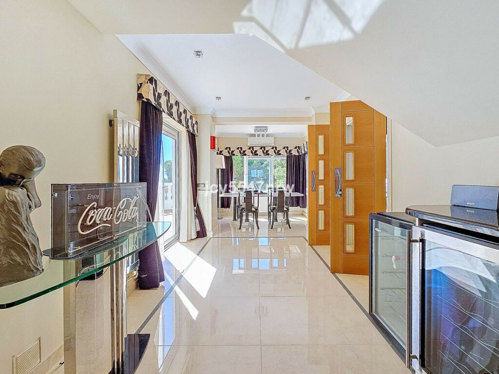 Detached Villa Moraira Alicante - image 18