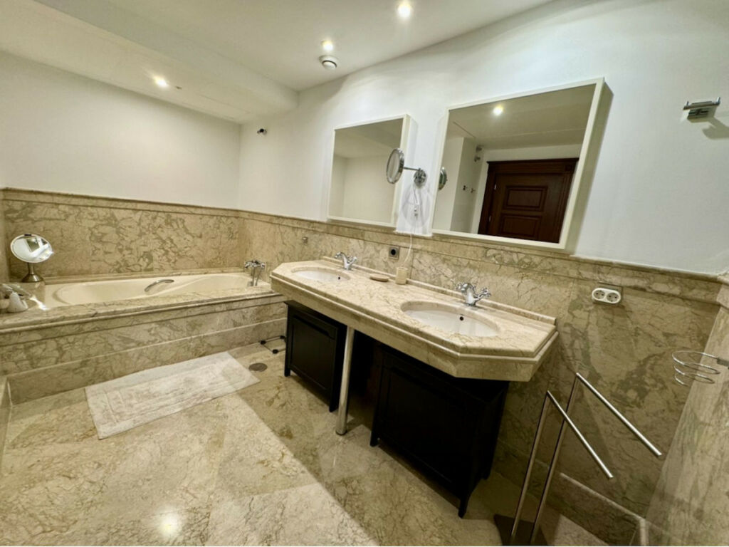 Ground Floor Apartment San Pedro de Alcántara Málaga - image 19