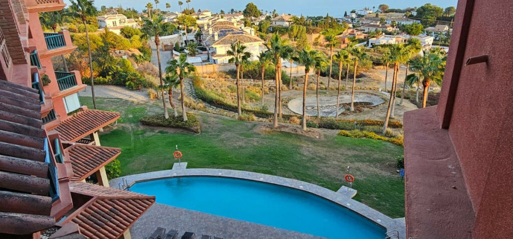 Penthouse Benalmadena Pueblo Málaga - image 18