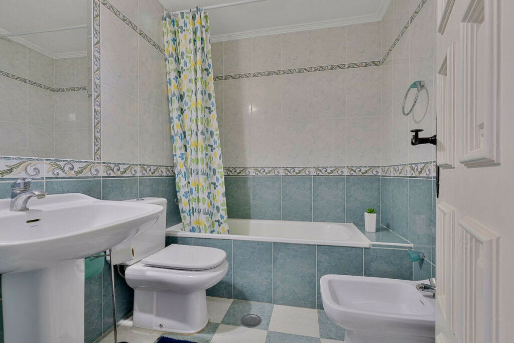 Middle Floor Apartment Fuengirola Málaga - image 18