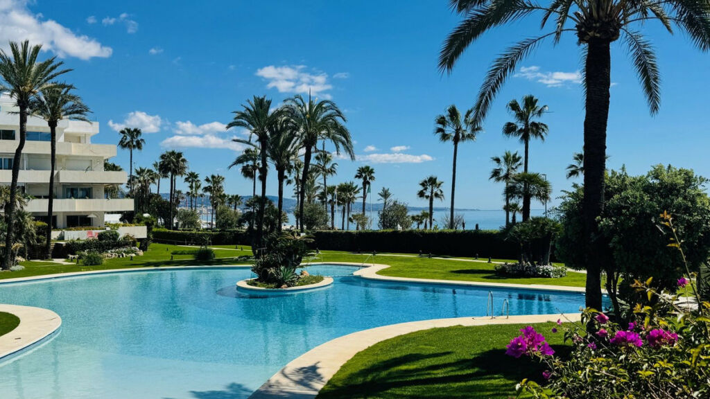 Middle Floor Apartment Puerto Banús Málaga - image 18