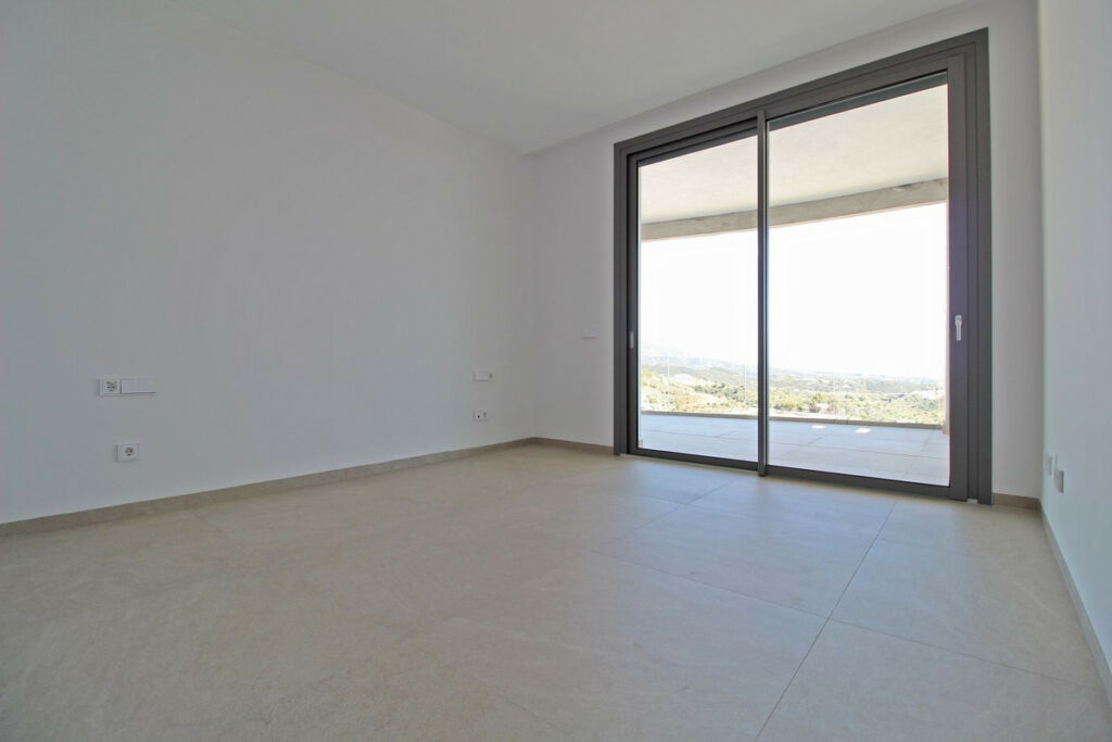 Middle Floor Apartment La Quinta Málaga - image 18