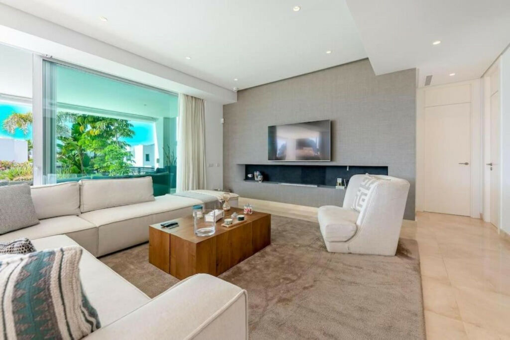 Detached Villa Río Real Málaga - image 18
