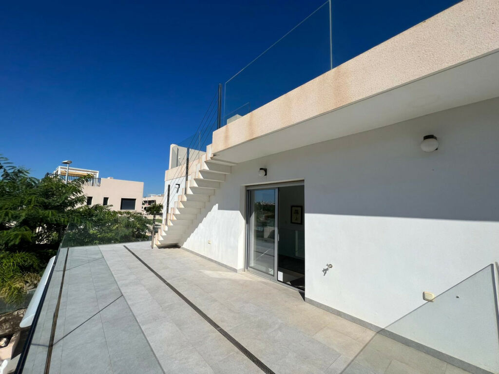 Detached Villa Mil Palmeras Alicante - image 18