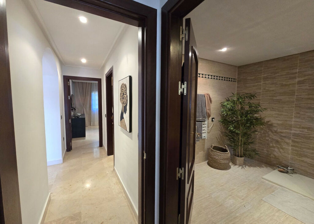 Ground Floor Apartment La Mairena Málaga - image 19