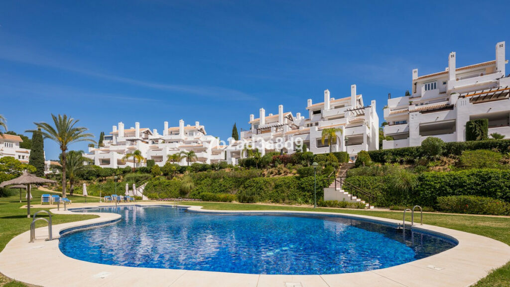 Middle Floor Apartment Los Monteros Málaga - image 18